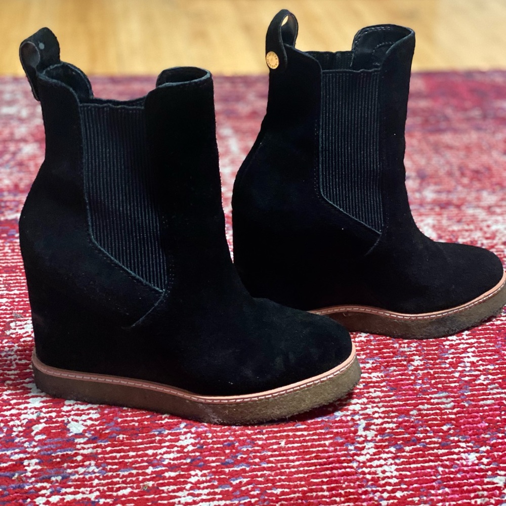 Steve Madden “Mooris” black suede wedge boots
